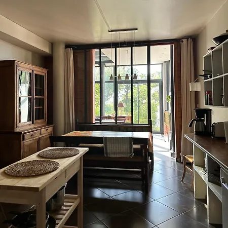 La Maison Du Coteau Bed & Breakfast Cachan