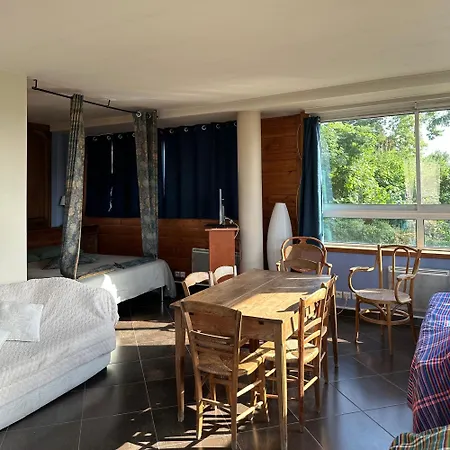 La Maison Du Coteau Bed & Breakfast Cachan