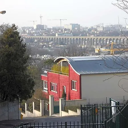 La Maison Du Coteau 3* Cachan
