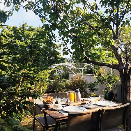 La Maison Du Coteau 3*