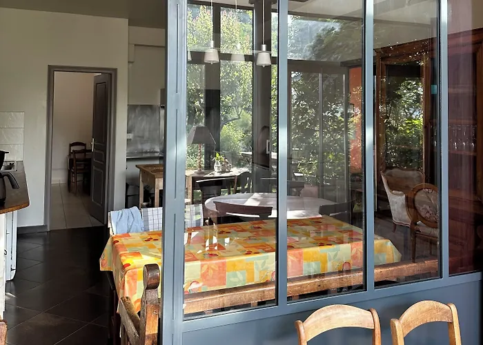 La Maison Du Coteau B&B 까셩